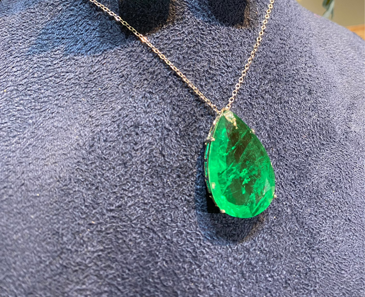 Tear drop doublet pendant chain
