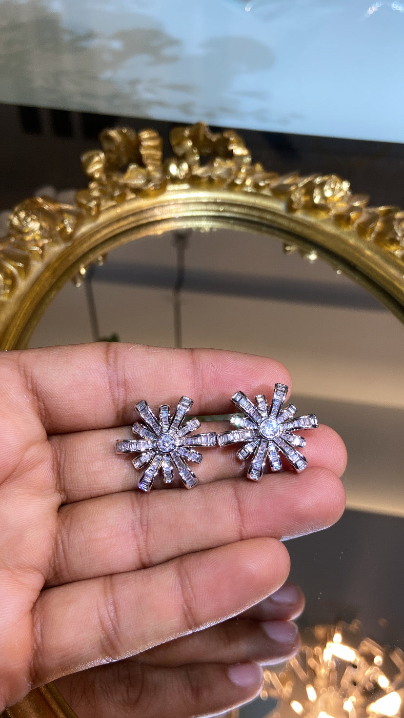 BAGUETTE FLOWER EARRING