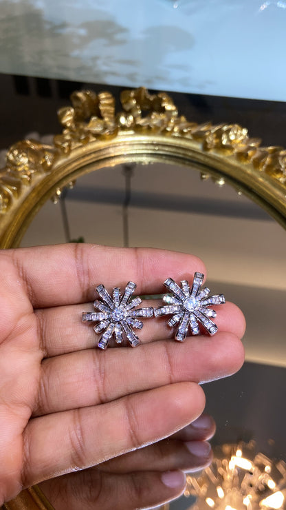 BAGUETTE FLOWER EARRING