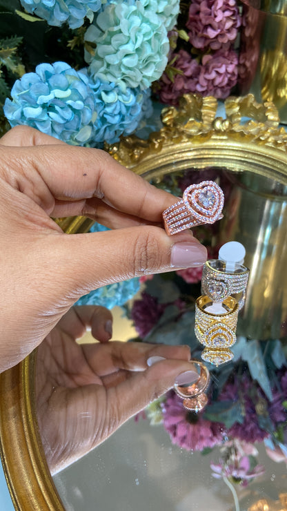 Festive  Heart cocktail Solitaire liner Ring 💙