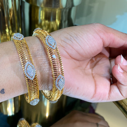 Pear gold diamond bangles (Without Lock)