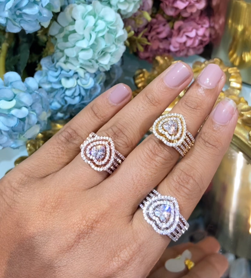 Festive  Heart cocktail Solitaire liner Ring 💙