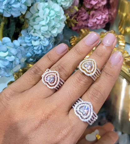 Festive  Heart cocktail Solitaire liner Ring 💙
