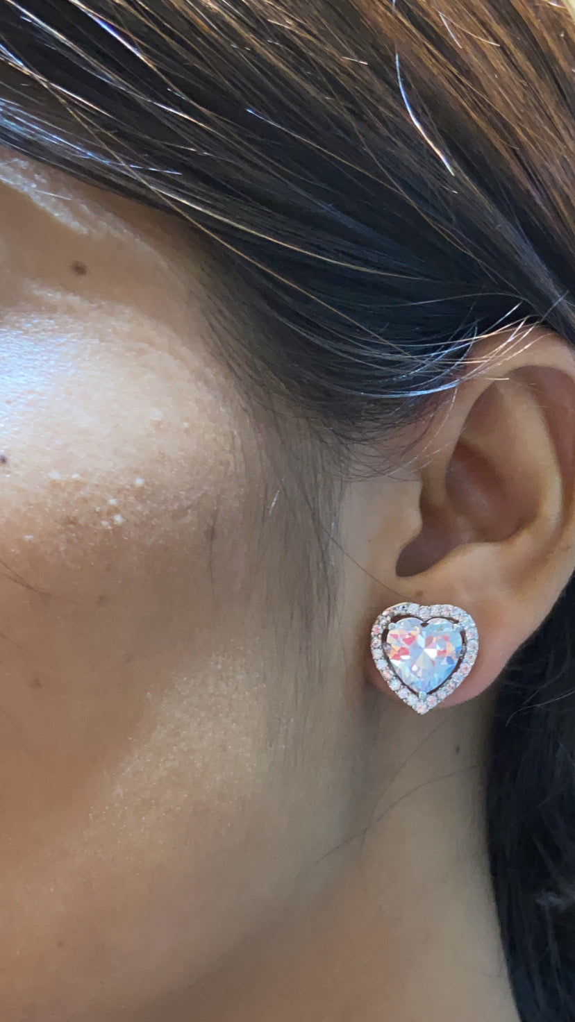 LARGE HEART HALO STUDS - PRICE DROP 🎀