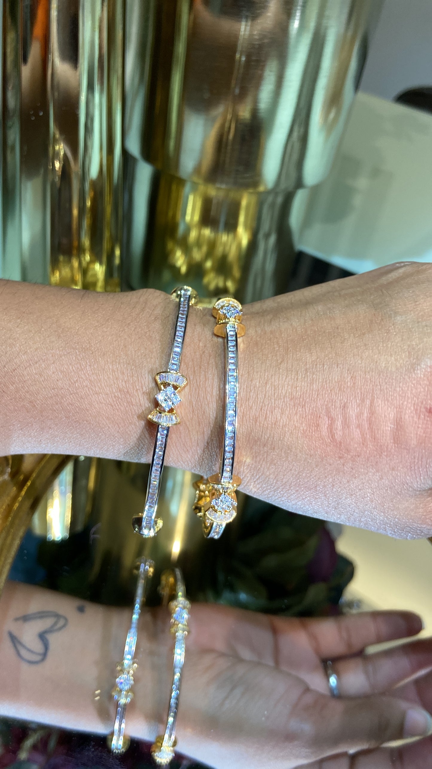 Bow diamond bangles (Without Lock)