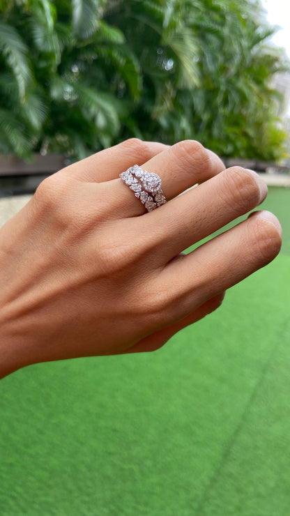 Cluster classic band ring with stackable band