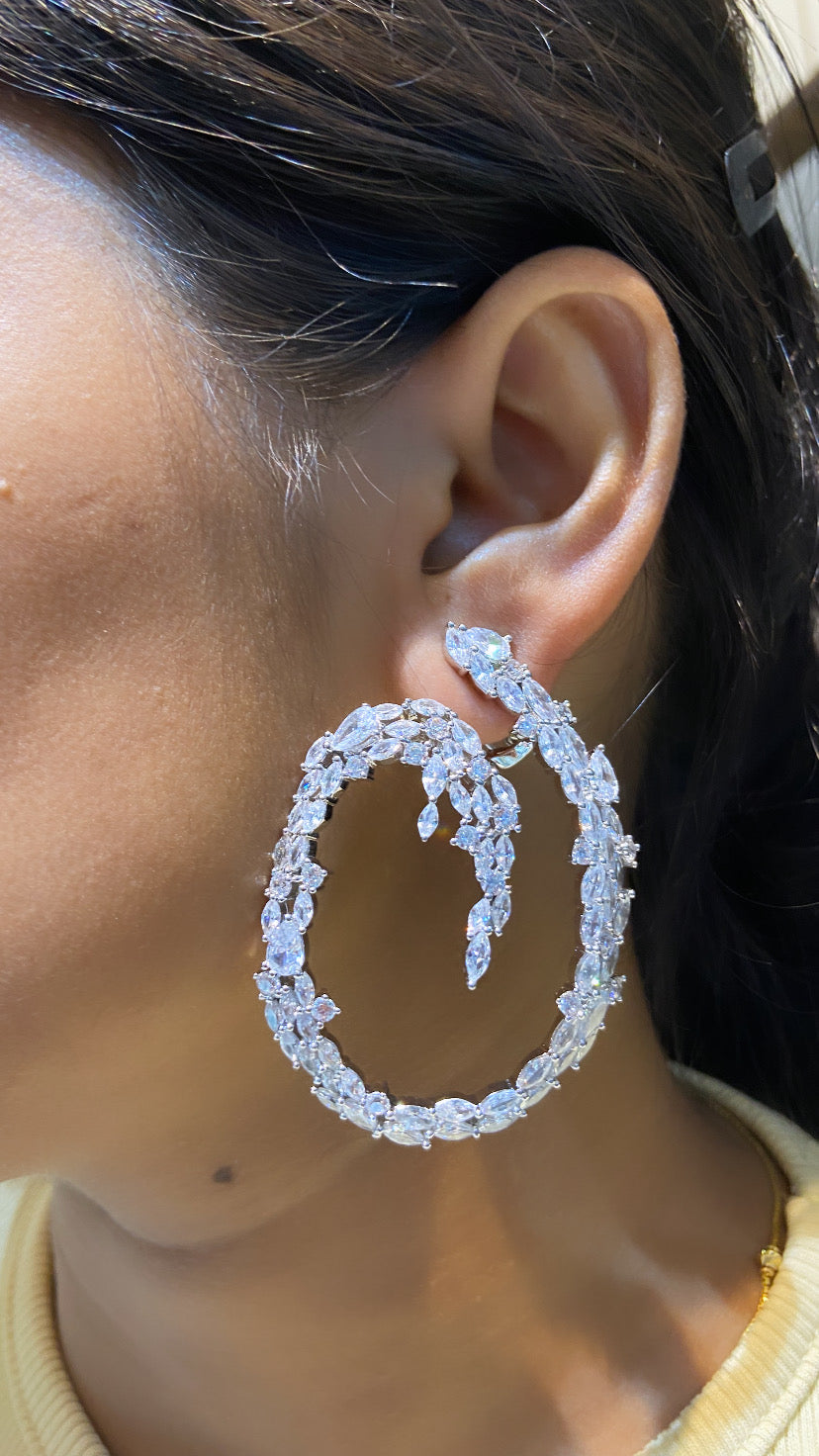 TWIST COCKTAIL STATEMENT EARRINGS 💙