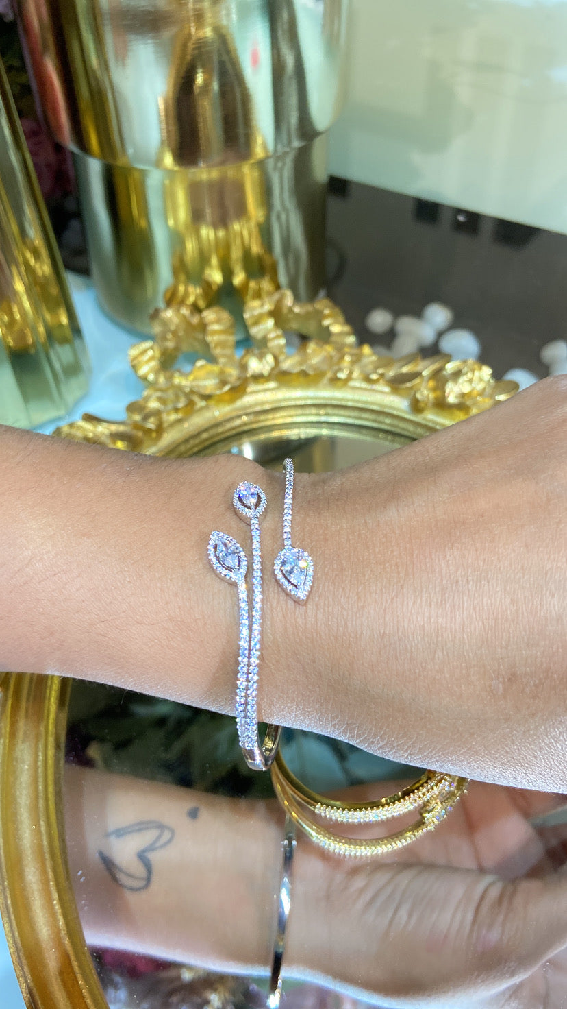 Leaf stiff Bracelet