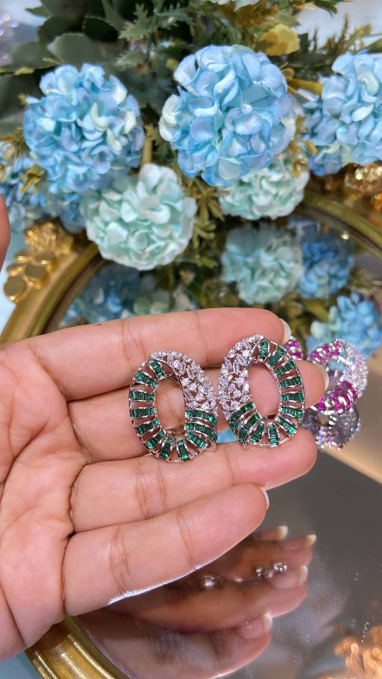 ORBIT COLOUR STUDS