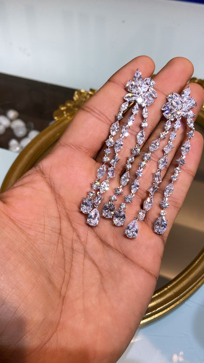 SUHANA COCKTAIL EARRING