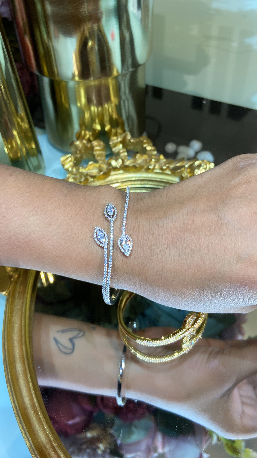 Leaf stiff Bracelet