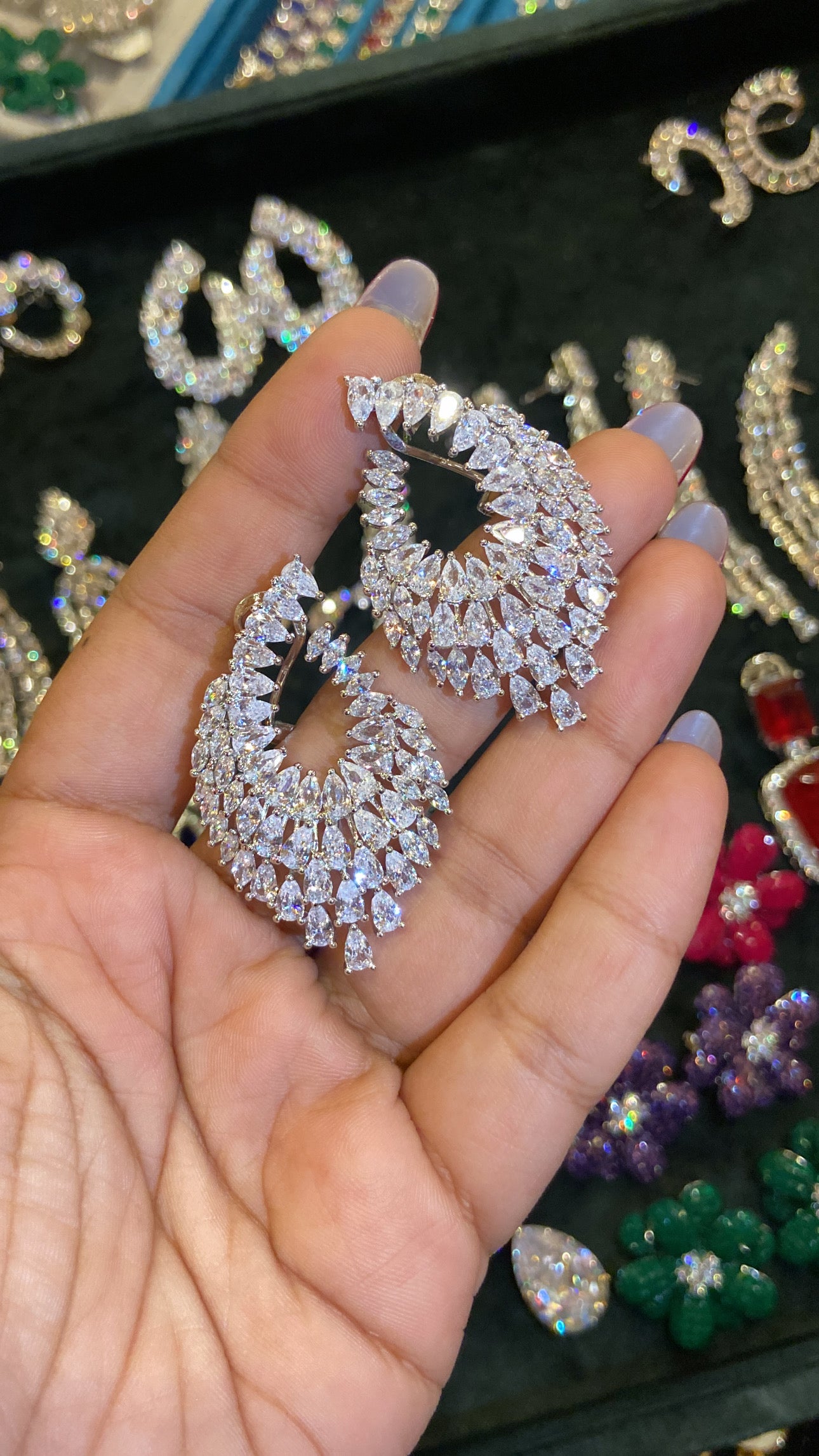 Flamboyante cocktail earrings