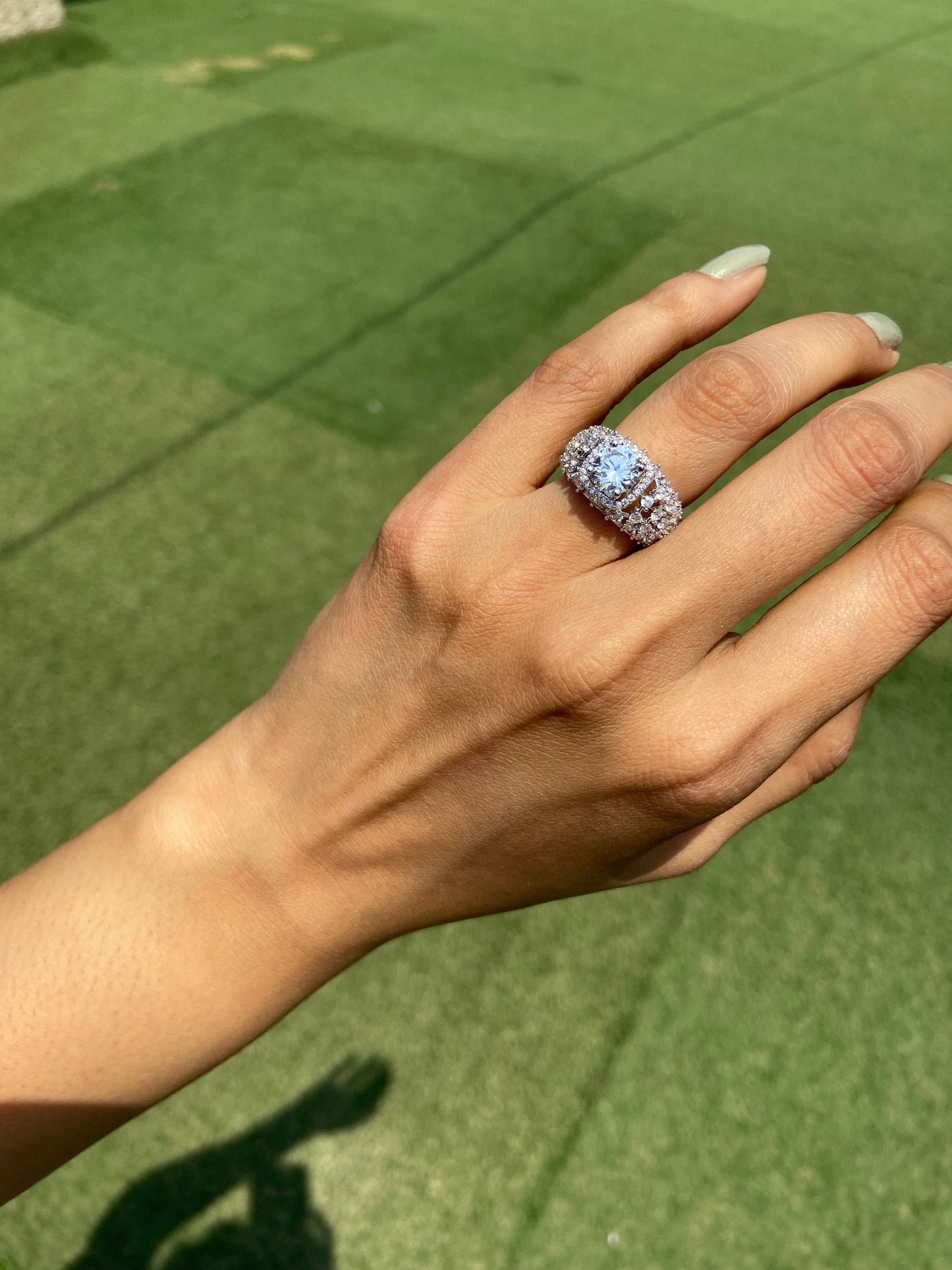 Best seller solitaire ring with mesh band ❄️