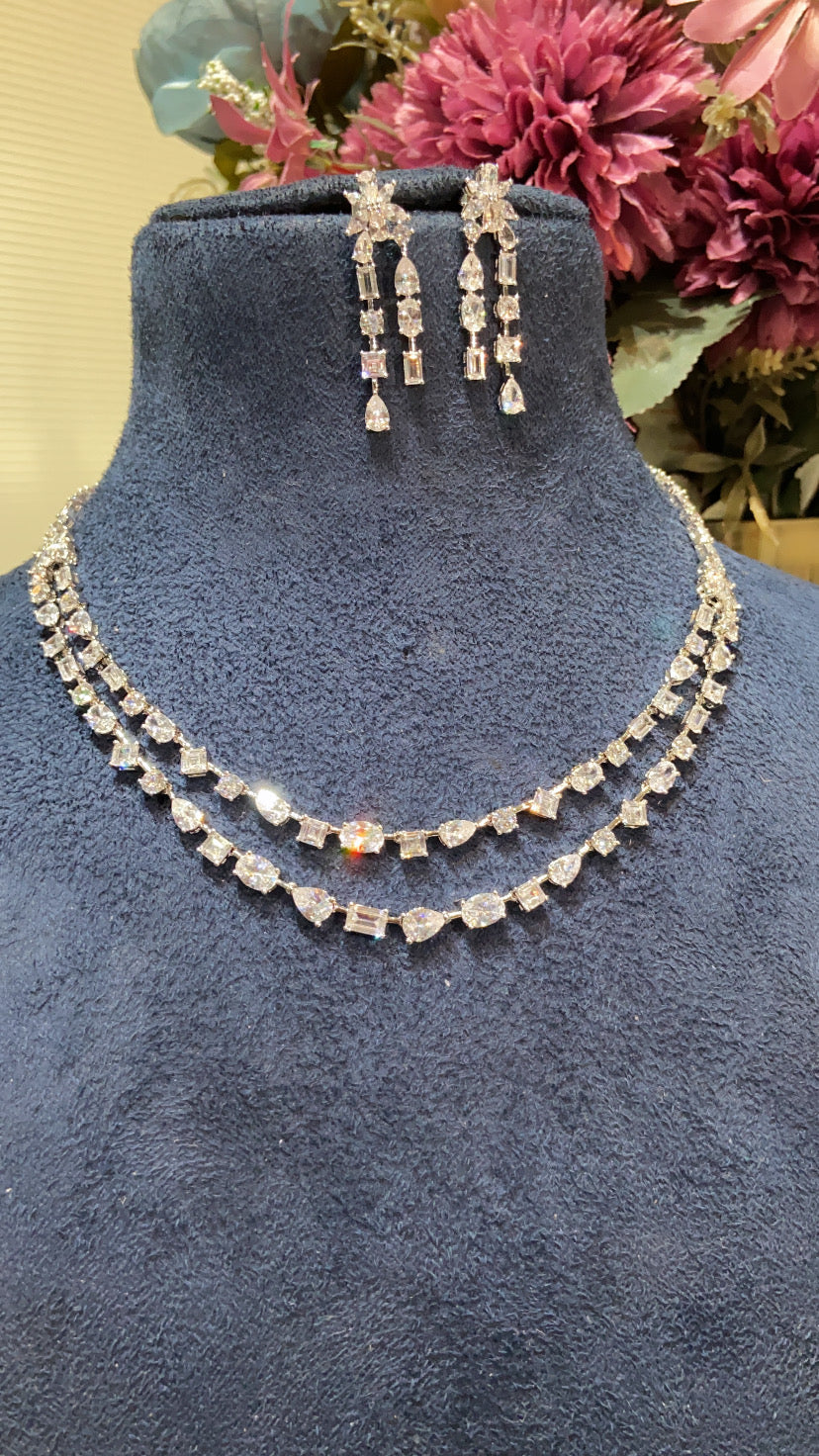 2 liner multishape necklace set