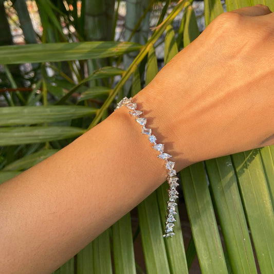 Multishape daily wear tennis bracelet
