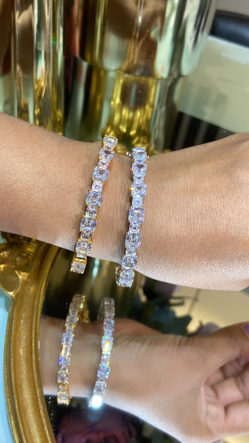 PRINCESS CUT DIAMOND BANGLES (OPENABLE) PAIR
