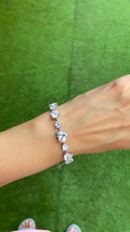 Heart string bracelet