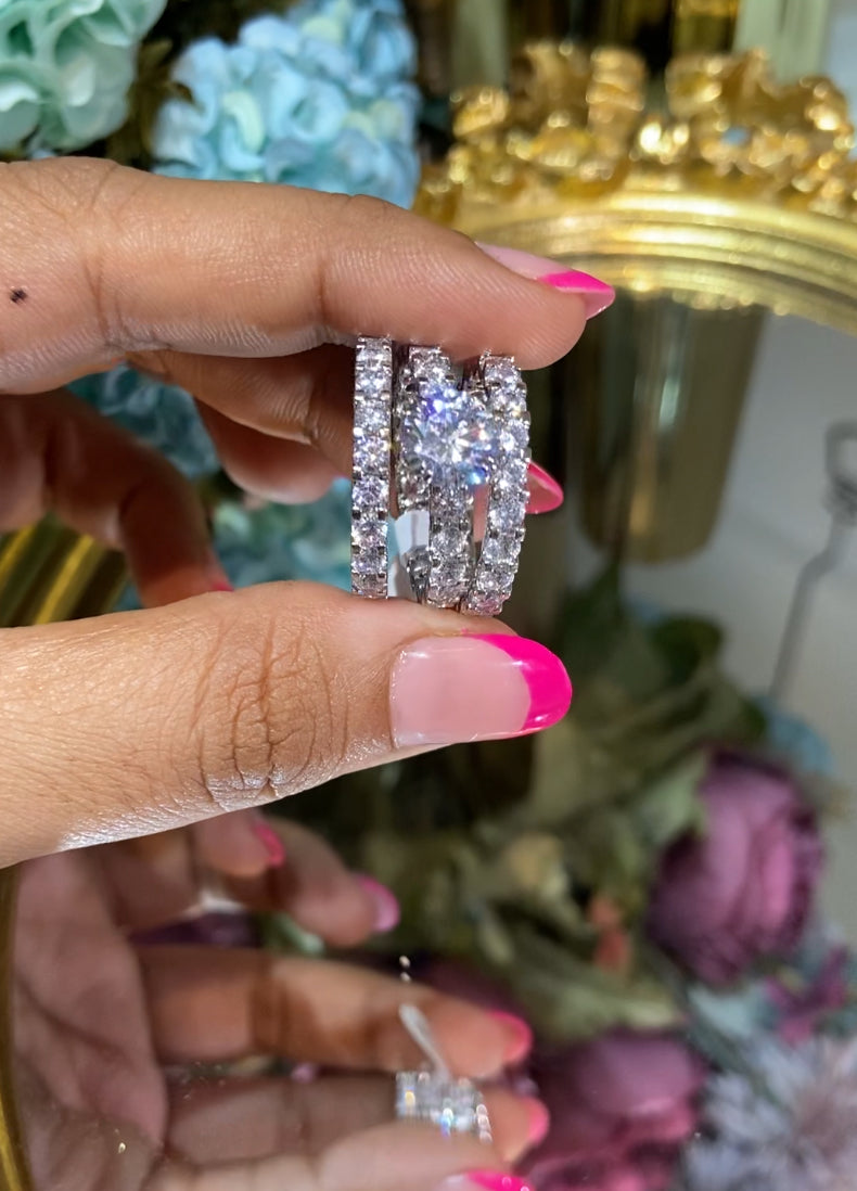 Solitaire (2ct) ring - with Stackable / support bands ❄️