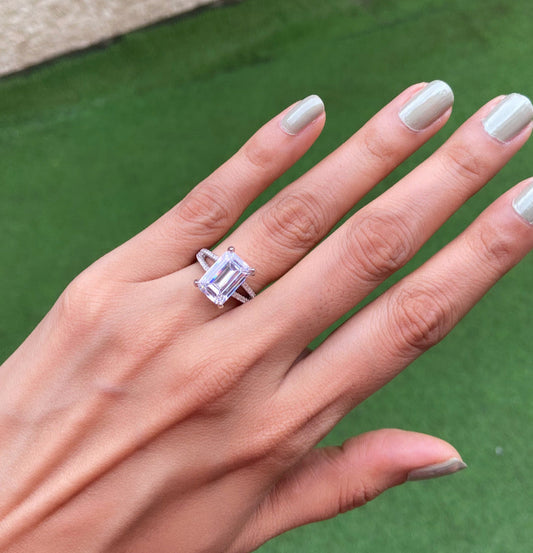 4 ct Emerald cut  soliatire ring