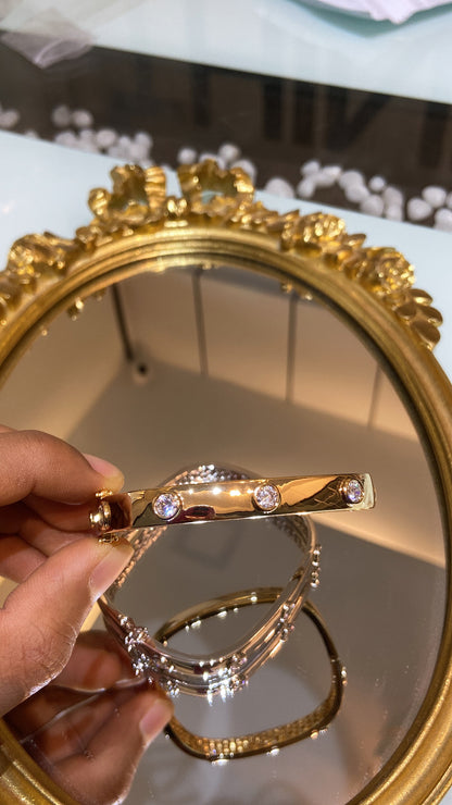 Square Openable Bracelet / Kada