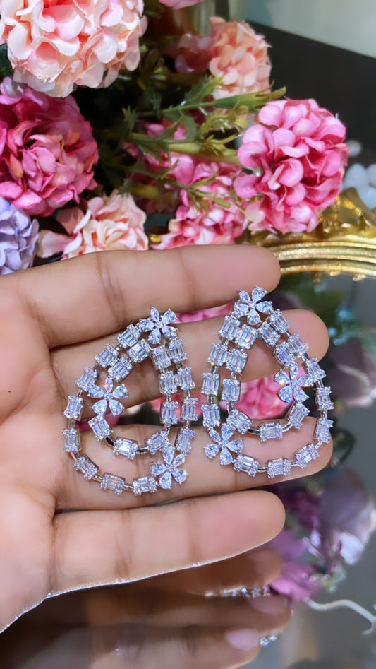 Floral cluster cocktail earrings 💙