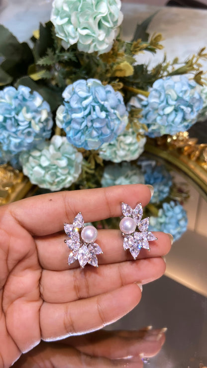 PEARL BLOSSOM STUDS