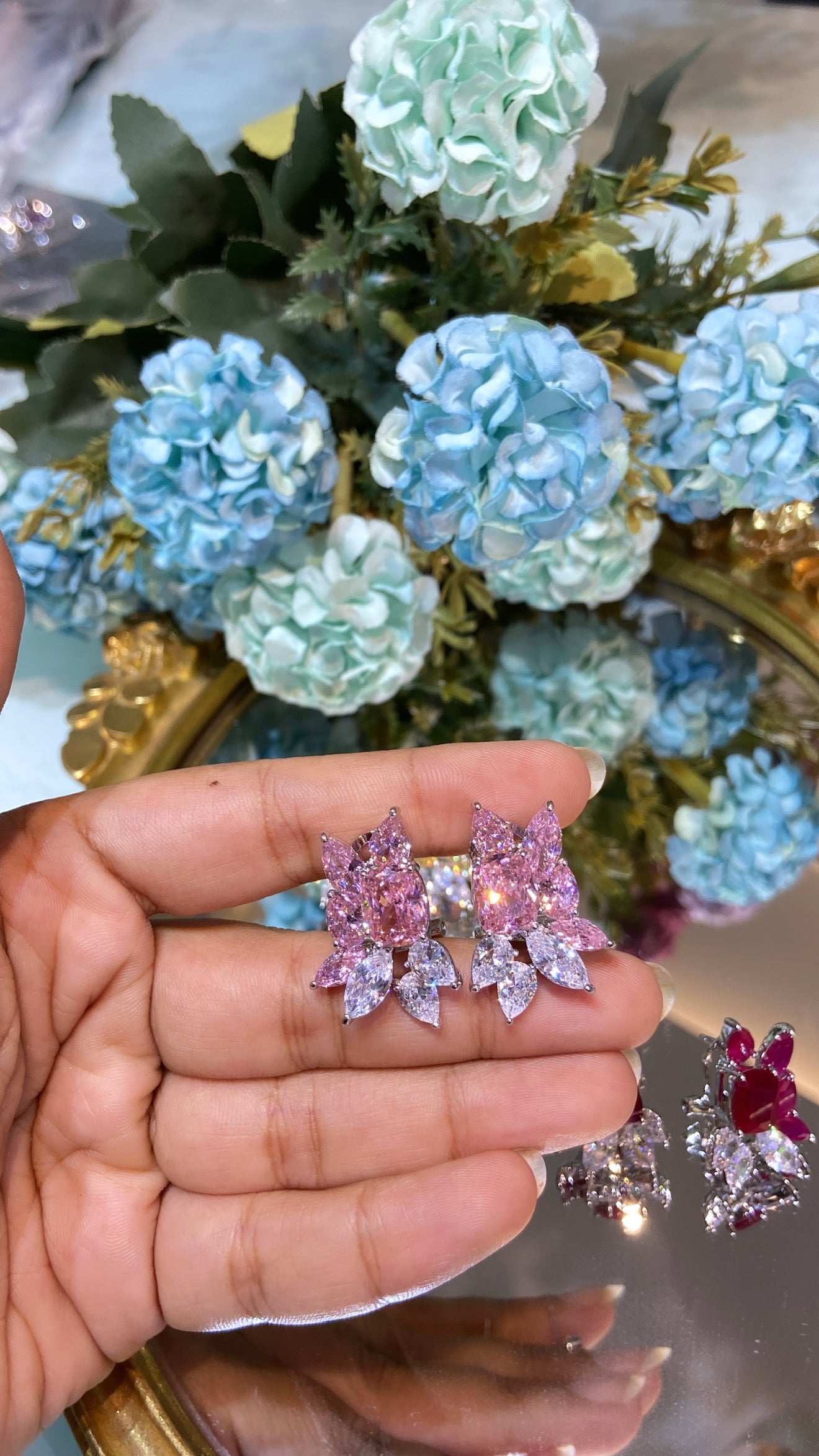 BLOOM COLOUR STUDS