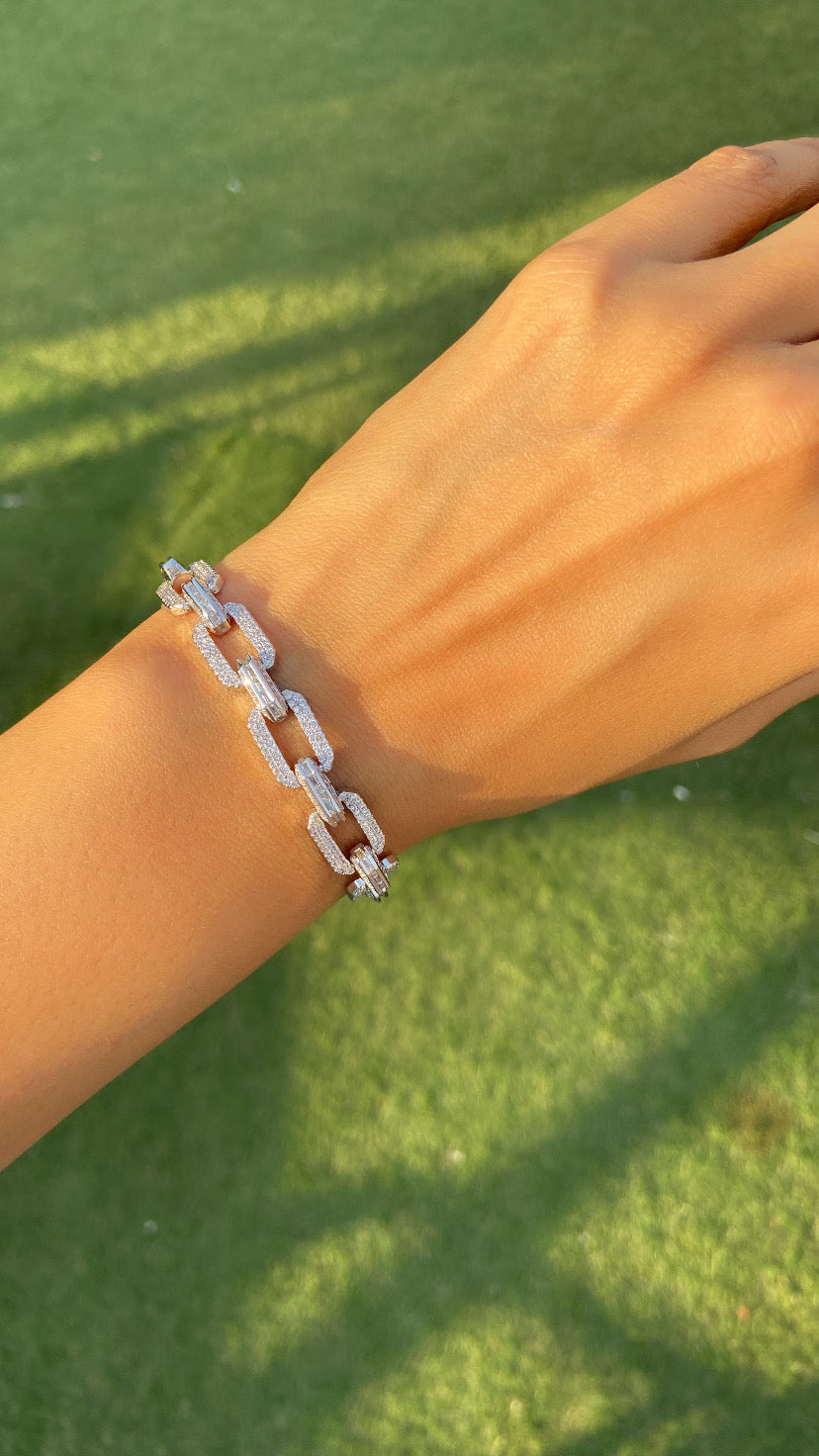 BROAD LINK TENNIS BRACELET