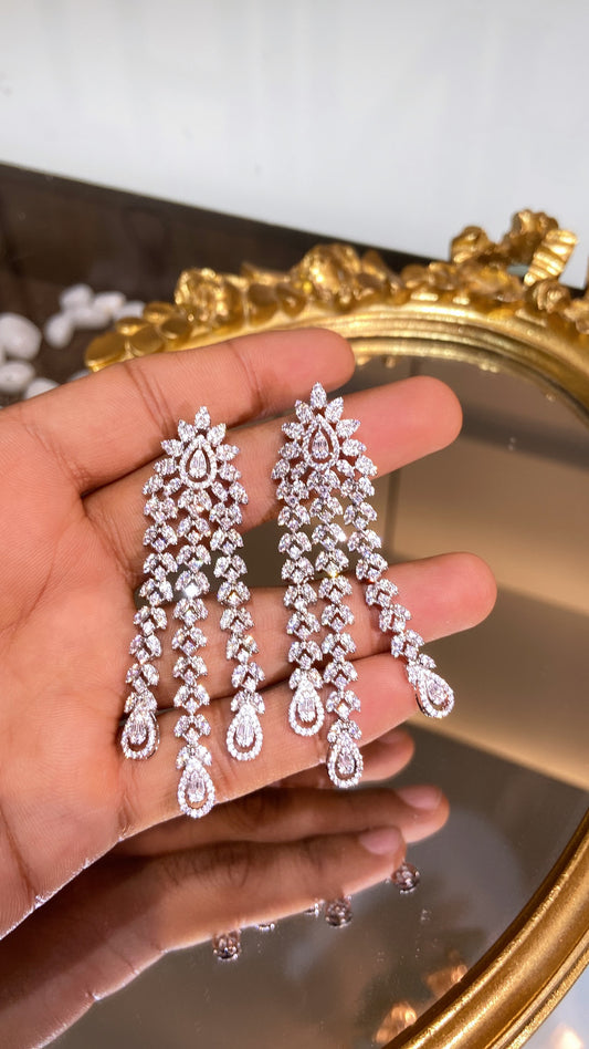 MANALI COCKTAIL EARRING