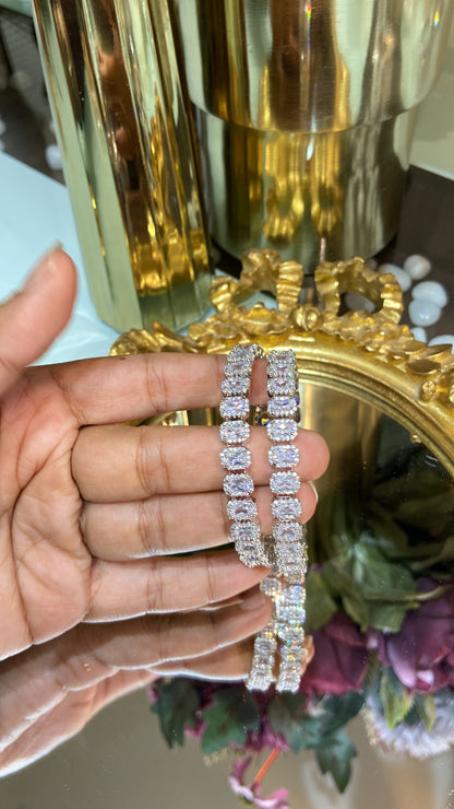 Emerald halo diamond bangles (WITHOUT LOCK)