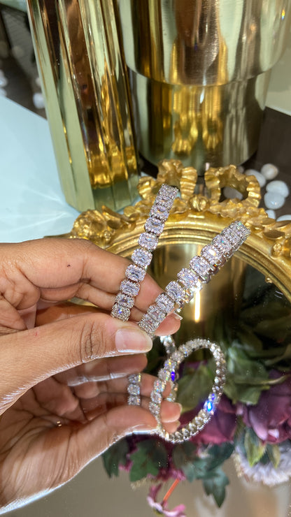 Emerald halo diamond bangles (WITHOUT LOCK)