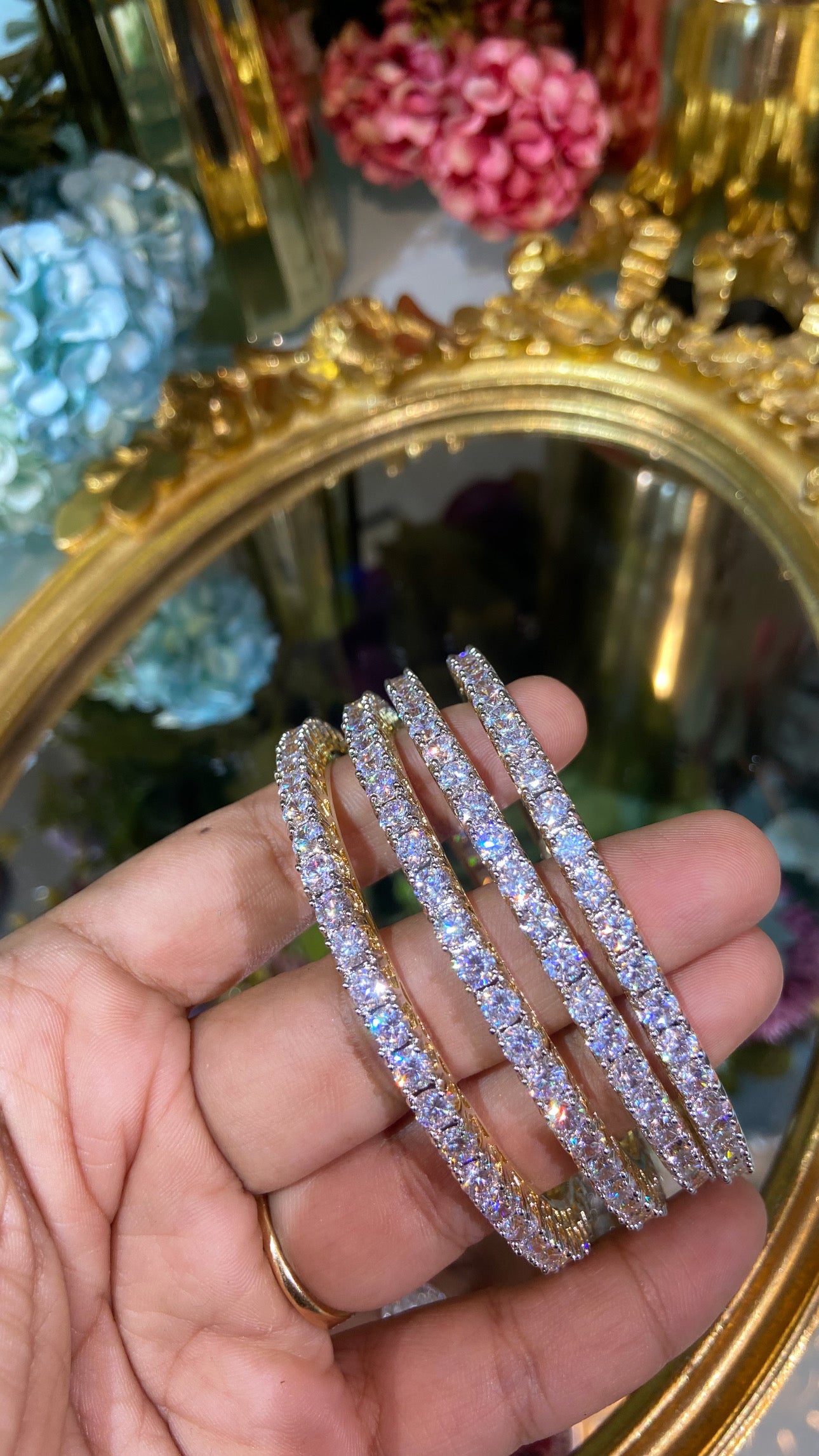 25 pointer DIAMOND Solitaire Bangles - (NOT OPENABLE)