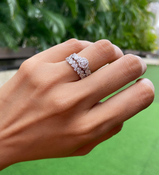 Cluster classic band ring with stackable band