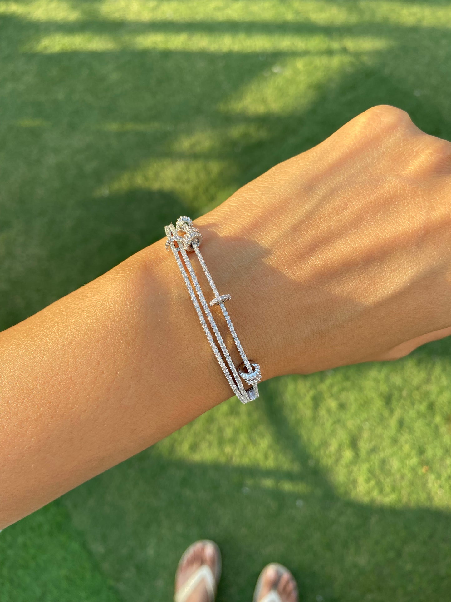 Dancing rings bracelet