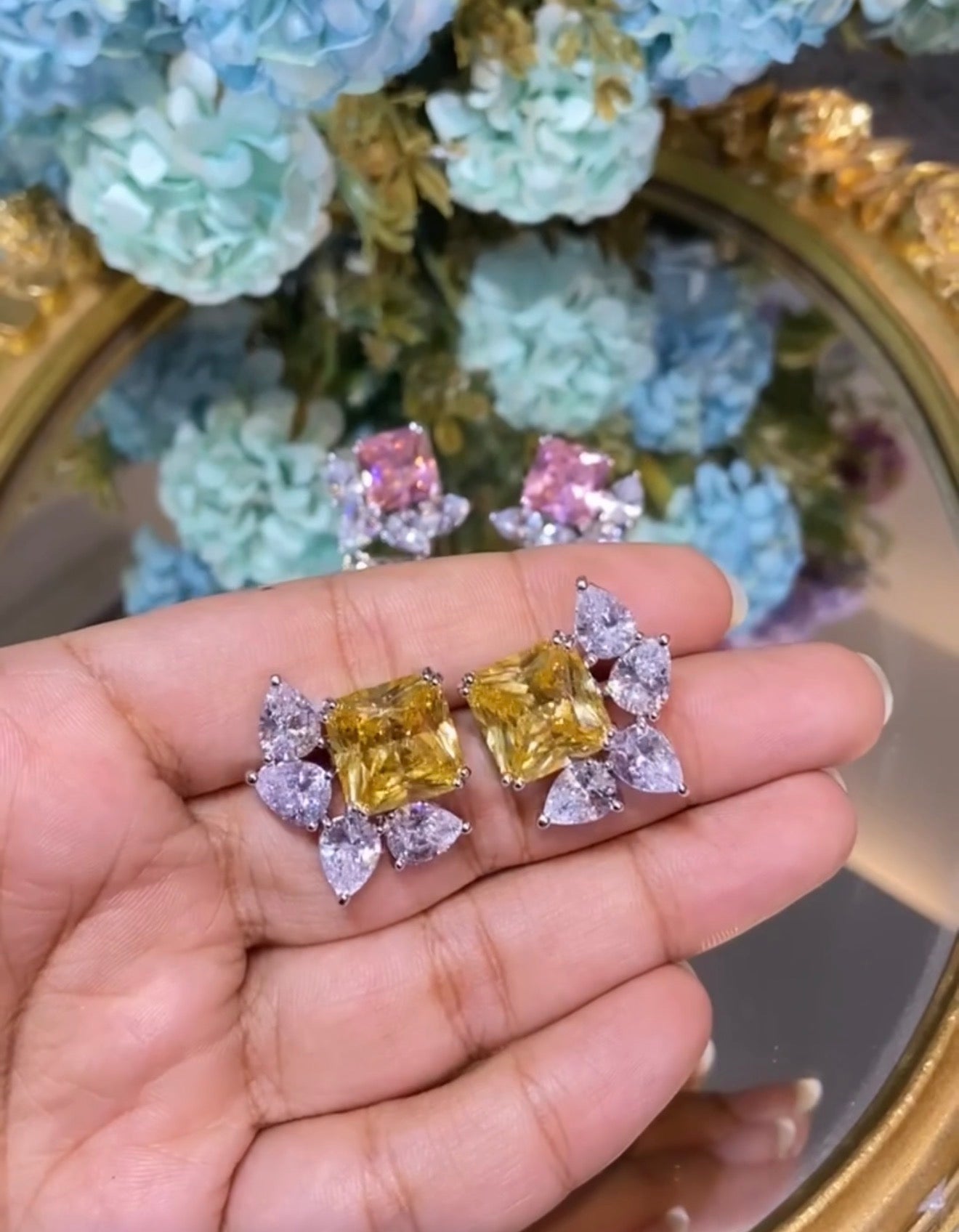 ROYAL COLOUR STUDS