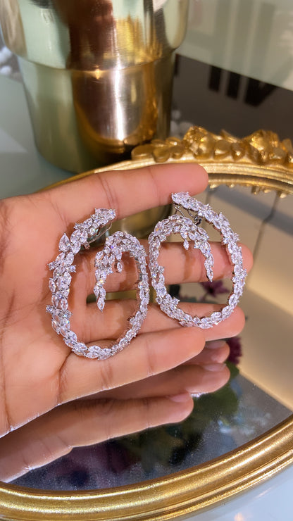 TWIST COCKTAIL STATEMENT EARRINGS 💙