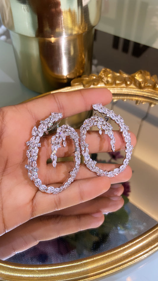 TWIST COCKTAIL STATEMENT EARRINGS 💙