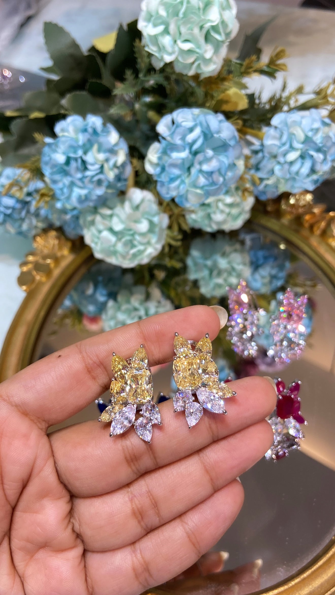 BLOOM COLOUR STUDS