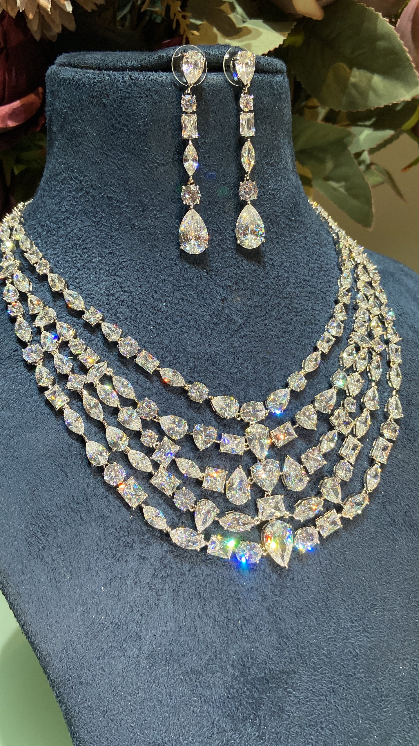 ROYAL 5 LINE NECKLACE SET