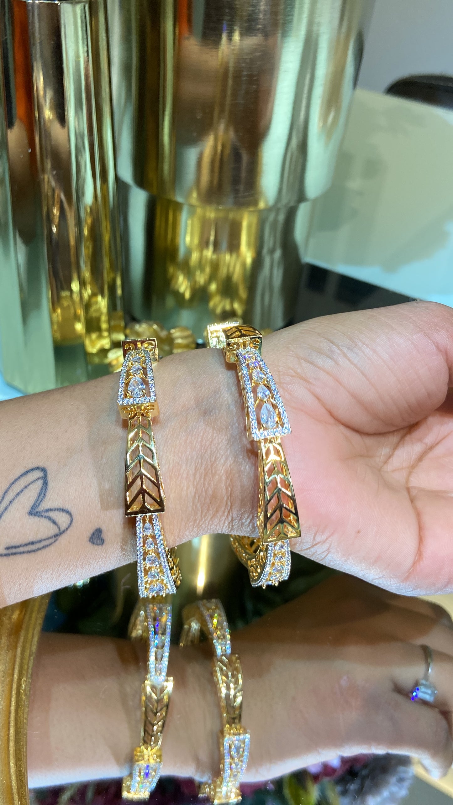 Spiral gold diamond bangles (Without Lock)