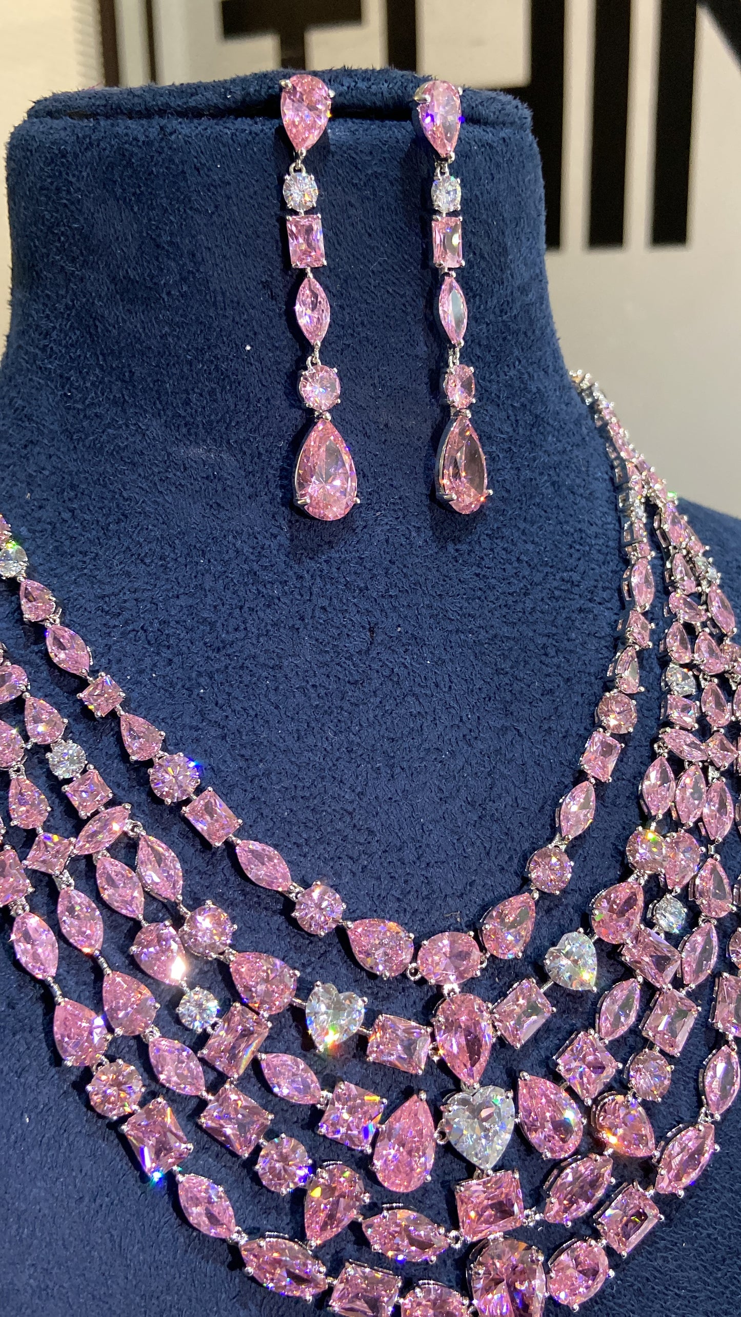 ROYAL 5 LINE NECKLACE SET
