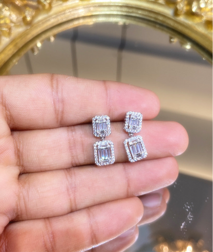 CLUSTER DROP EARRING