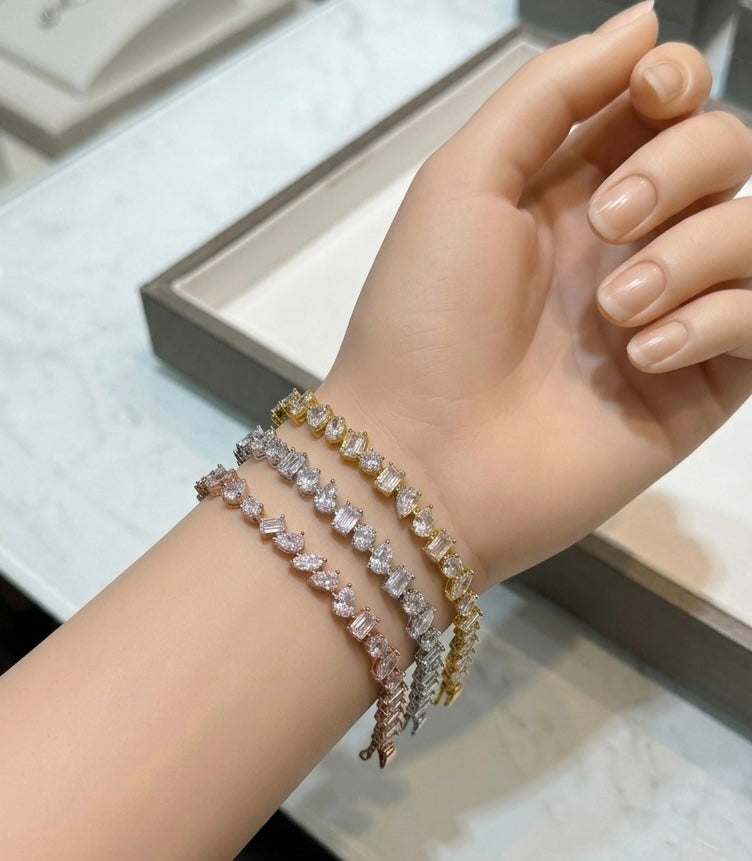 Multishape daily wear tennis bracelet