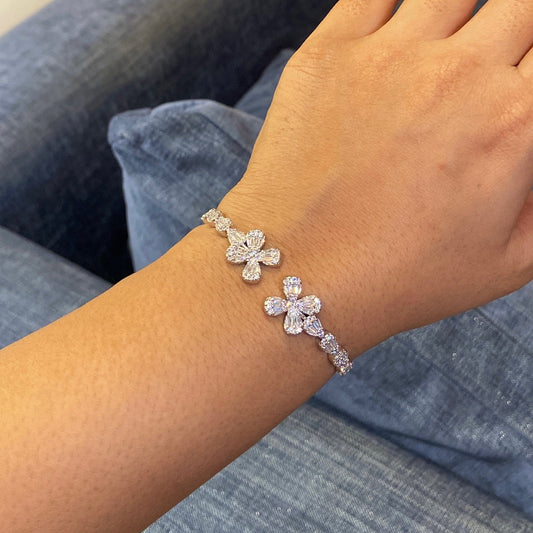 Floral openable delicate bracelet