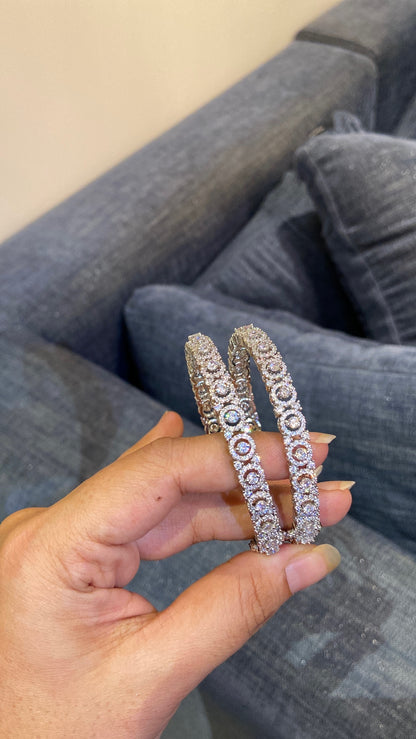 Round halo bangles ( openable )