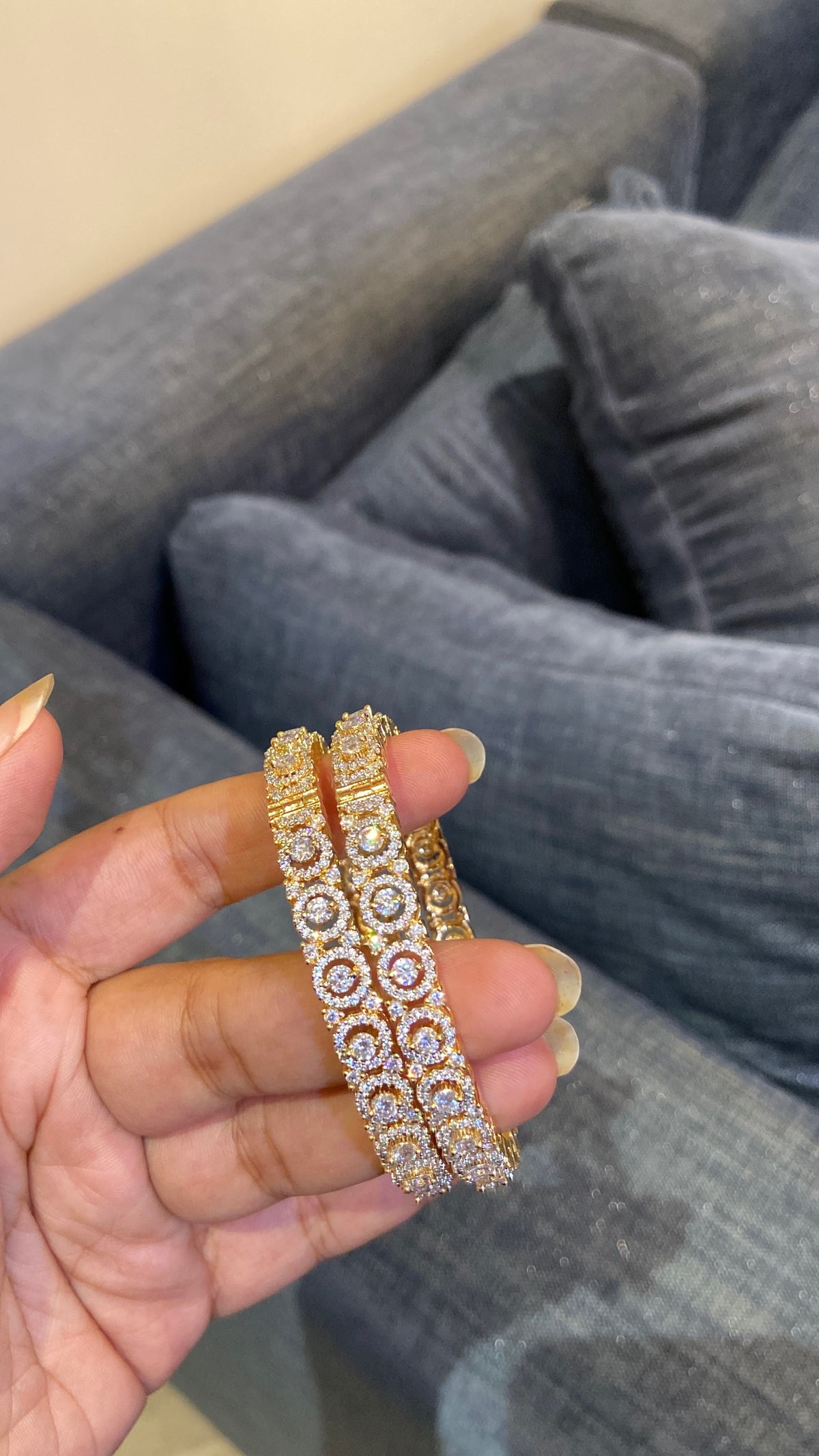 Round halo bangles ( openable )