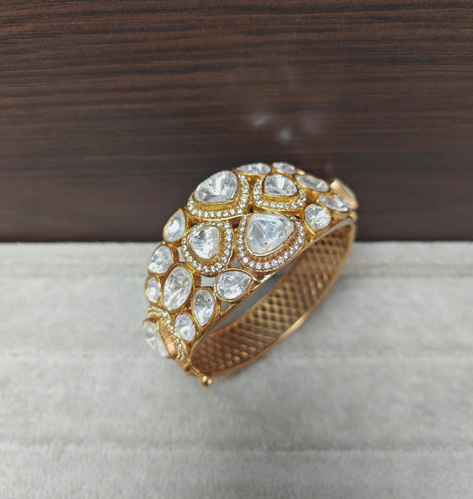 Unshaped Moissanite Polki broad bracelet (openable)