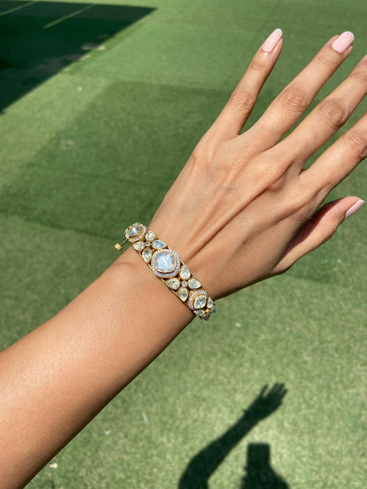 THE CLASSIC MOISSANITE POLKI BRACELET