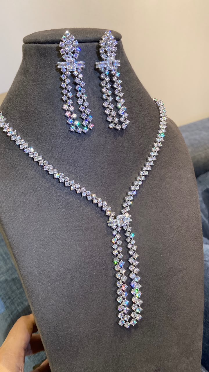 Sleek Y-Shape Diamond Lariat Necklace Set
