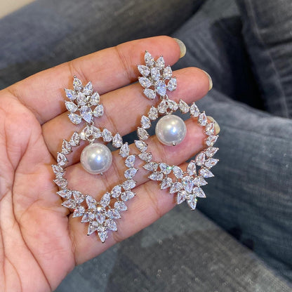 Pearl Centerpiece Cluster Cocktail Earrings 🤎🤎
